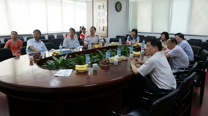 2010年9月15日上海商投集團王董、沈董蒞臨我院參觀！