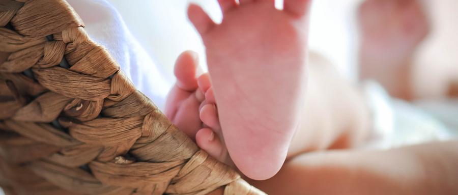 先天性白內(nèi)障原因